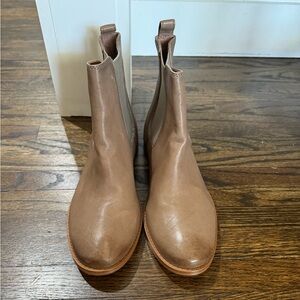 Frye Carly Chelsea Boot
